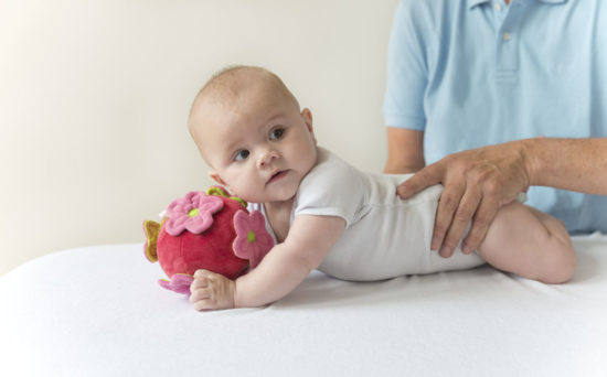 Behandeling voorkeurshouding met kinderfysiotherapie